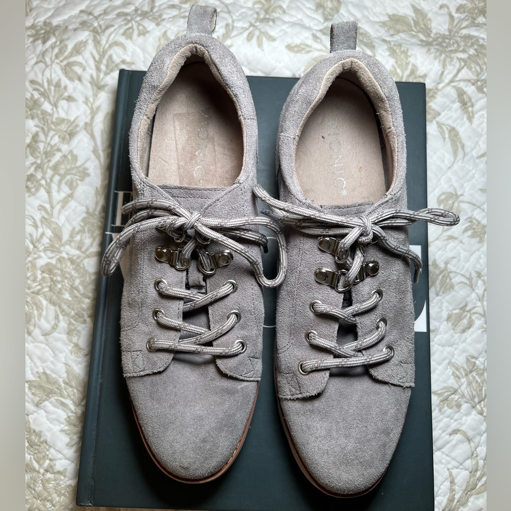 Vionic Ballari Gray Suede Lace Up Oxford Shoes size 7.5 Classiccore Preppy Retro - Picture 3 of 11